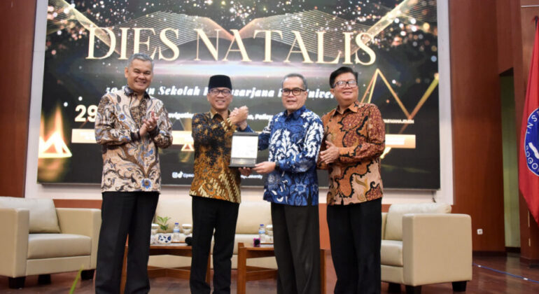 Minister of Villages Yandri Susanto Invites IPB University to Create Farmer CEOs in 75 Thousand Villages
