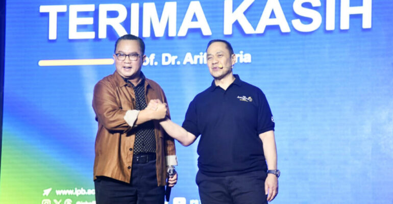 IPB University Rector Shares Story of 13 Years of Struggle in Writing and Public Speaking