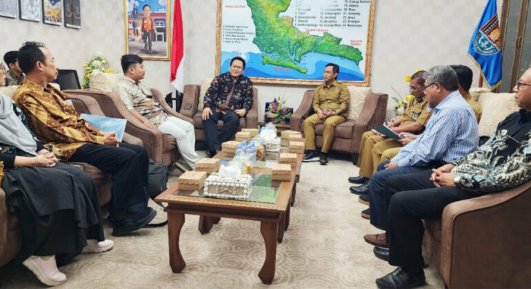 IPB University Academics Visit Cilacap Regent to Discuss Waste as a Center for Education and Innovation