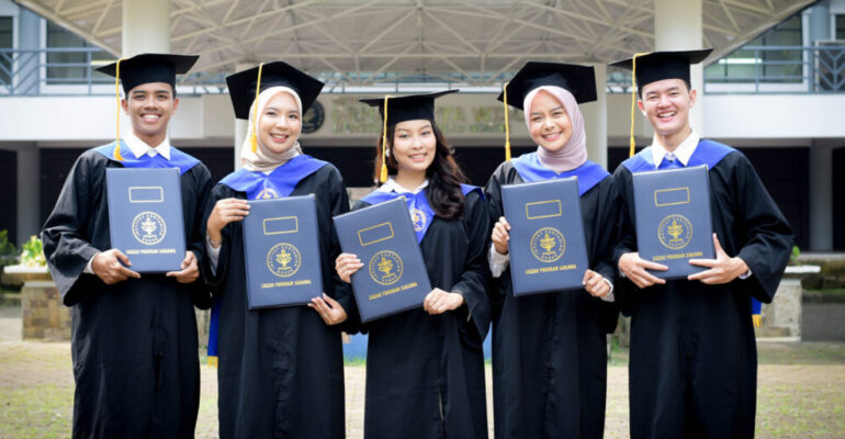 Are You a Student? Here are Some Surefire Tips for Graduating on Time.