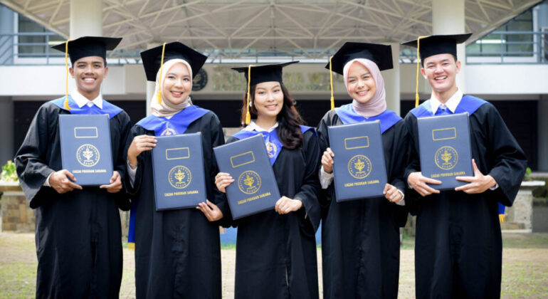 Are You a Student? Here are Some Surefire Tips for Graduating on Time.