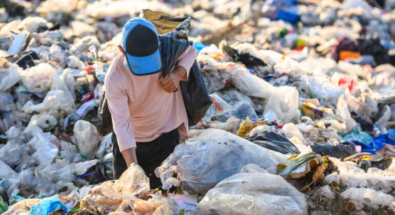 IPB University Professor: Decline in Poverty Rate Released by BPS Does Not Reflect Reality