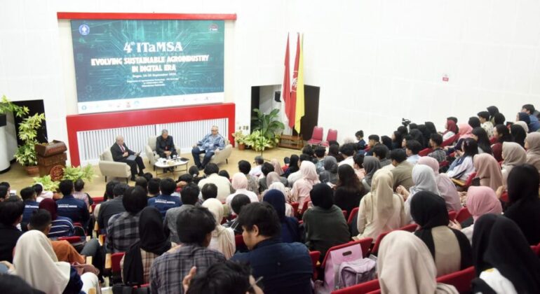 IPB University and Gunadarma University Professors Discuss Digital Agroindustry on the International Stage, Introducing Satria-Keren Innovation