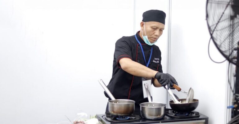 The Excitement of the MBG Food Festival, Enthusiasm for Presenting Nutritious, Hygienic, and Innovative Menus