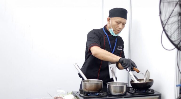 The Excitement of the MBG Food Festival, Enthusiasm for Presenting Nutritious, Hygienic, and Innovative Menus