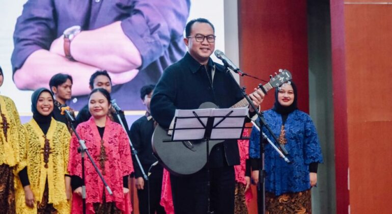 Evening of Togetherness, IPB University Rector Calls Students a Source of Inspiration during 8 Years of Service