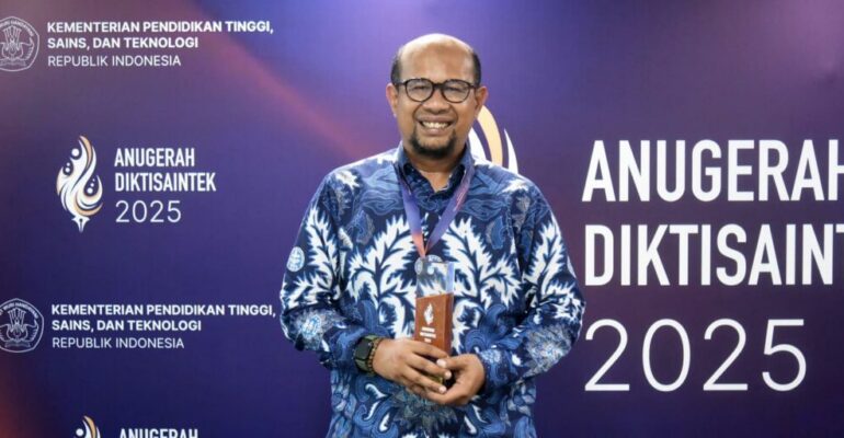 The Story of Prof Sofyan Sjaf Behind the Silver Winner Award at the 2025 Diktisaintek Awards